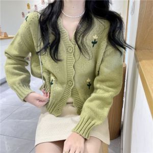 HEALMEYOU Màu kẹo Áo len đan ngắn Áo dài tay Thêu hoa Áo len phong cách Hàn Quốc Cổ điển Mỏng Áo cardigan đan len nữ Mùa đông