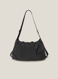 Túi vải đeo chéo dây rút lớn DUMPLING TOTE BAG màu trắng TMB 0001 - TMB of Vascara