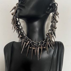 AE Sweet and Cool Hot Girl Style Rivet Bead Tassel Necklace Waist Chain for Women Unique Personality Niche Design Clavicle Chain Accessory
