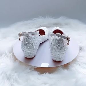 รองเท้าแต่งงานผู้หญิงแฟชั่น XIHAHA รองเท้าเพื่อนเจ้าสาวงานเลี้ยง ลูกไม้สีขาว ดอกไม้ ไข่มุก หัวกลม ส้นสูงสี่เหลี่ยม รองเท้าเจ้าสาวผู้หญิง