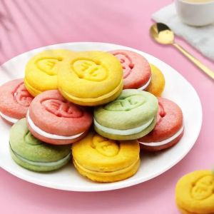 【16pcs】Macaron cake sandwich bread breakfast dessert net red lazy fast food biscuit snack food