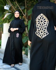 SABELLA ABAYA GAMIS HITAM ZIPER TEROMPAH PUNGGUNG SAKU JETBLACK SAUDI