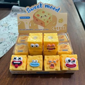 SIRENXI Hiệu ứng âm thanh Phô mai dạng khối ép chặt. Giòn Miệng xúc xích Đồ chơi mềm hình phô mai Di động Thoải mái Đồ chơi giảm căng thẳng hình phô mai Đồ chơi để bàn làm việc