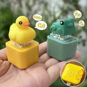 2pcs nút bấm vịt phát ra tiếng ếch Keychain vui Móc khóa hình động vật với Quack croak tiếng ồn tương tác thần tài đồ chơi Quà tặng cho tất cả