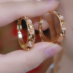 ต่างหูหรูหราบางเบา ต่างหูเพชรแวววาวพิเศษ