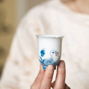中国风手绘玉兔甜白瓷高脚品茗杯家用功夫茶杯闻香杯聚香杯主人杯