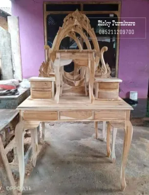 meja rias minimalis
