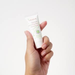 Trisia Soybean Whitening Day Moisturizer Cream - Mencerahkan Melembabkan melembutkan kulit Wajah