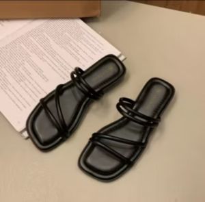 Sandal Sol Wanita Flat Tali 4 Minimalis Alas Busa Empuk New RRC