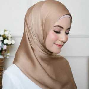 CRADENZA SILKY PASMINA-KASUARI HIJAB STYLE