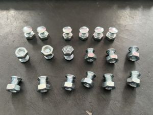 Combo( 20 30 40 50 60 70 80 90 ) Ốc bắt kệ sắt V lỗ đa năng