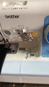 brother heavy duty sewing machine push button operate very easy to use pwding pwdi sa nga baguhan beginners & expert at pwdi sa khit anong klase n tela like cotton & jeans 110v with free transformer package & accessories like needles etc etc