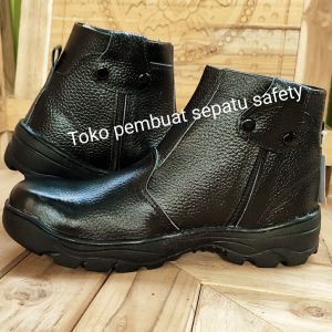 Sepatu Safety Resleting Kulit Sapi Asli Semi Boot Ujung Besi Keselamatan Kerja Pabrik Proyek Las Bengkel Pom Tahan Api Berkualitas Terlaris Murah