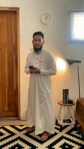 Jubah Platinum Series Manset Kancing Al Amwa-Platinum Saudi Poliyester Haramain Al Amwa New Fashion-Jubah Lengan Panjang