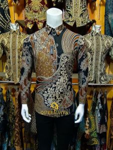 Kemeja Batik Slimfit Modern: Kemeja Batik Pria Lengan Panjang