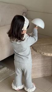 Baby clothes for spring 2026 Korean-style childrens clothing for girls spring collection childrens lace collar cardigan set