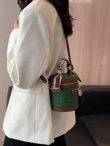 Premium Small Ladies Bucket Bag New 2024 Fashion Trendy Design Casual Zipper Closure Soft Surface Handbag For Youth㏇0705