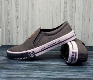 Sepatu slip on casual pria murah//Sepatu sneaker terlaris//Sepatu kets pria conves slip on