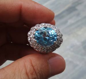 +++ร้านนี้ขายแต่ของแท้ค่ะ+++แหวนเงิน 925 Sterling silver ฝังพลอยบลูโทแพซและเพชร CZ (Natural Blue Topaz) น้ำหนัก 9.50 กะรัต  แหวนน่ารัก คัดพลอยสวยๆ คัดสวยค่ะ