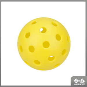 พิคเคิลบอล ทนแรงกด Pickleball Ball 40 หลุมกลางแจ้ง Rotomolded พลาสติก PE ขนาด 70 มม. ชิ้นทนทาน