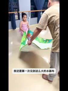 ผ้าใบมายากลผ้าห่มลายภาพวาดน้ำซักได้ลายขยุกขยิกซ้ำๆเสื่อวาดภาพระบายสีน้ำสำหรับเด็กผ้าใบภาพวาดสีน้ำขนาดใหญ่ที่ดูน่ามองสามารถล้างได้ของเล่นวาดเส้นขยุกขยิกสำหรับเด็กของขวัญสำหรับเด็ก