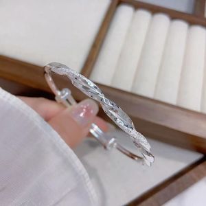 Silver Mobius Push-Pull Bracelet High-End Fashionable Solid Design Jewelry