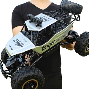 【Ready Stock】Oversized remote control car drift off-road vehicle four-wheel drive climbing truck high-speed racing boy charging toy car mainan budak lelaki kereta mainan remote control car超大遥控车