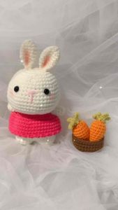 Thỏ mập handmade được chọn màu áo