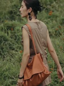 [ Song jia style ] Realistic Vegetable-Tanned Sheepskin Messenger Bag with a Relaxed High-End Feel for Commuting and Casual Use for Women