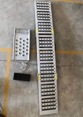 Heavy duty vehicle ramp (1PCS) passes actual weight test: 340kg