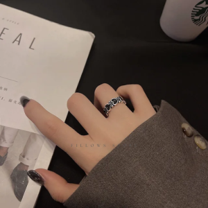 Cincin Love Hitam Retro Korean Style | Fillows Aksesories