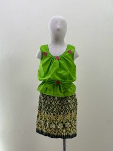 เซ็ตชุดสงกรานต์เด็กหญิง ได้ทั้งเสื้อและกระโปรง ลายน่ารัก ราคาสบายกระเป๋า(SET03)