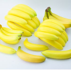 FUNG Realistic Plastic Decorative Practical Fruit Shop Decor Home Fruit Model Artificial Banana Party  Props Simulation Fruit
