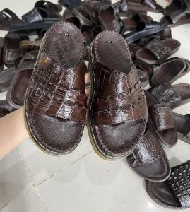 Dép doctor bản gai đuôi cá sấu cao cấp