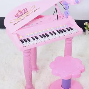 Multifunctional Smart Toy: A 37-Key Beginner Piano for Toddlers