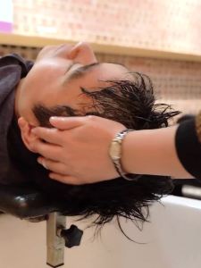 电动旋转洗头刷头部按摩器自动揉洗头神器硅胶洗头梳洗澡抓头器