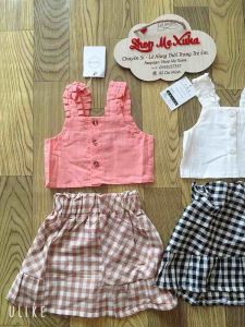 Set áo crop top chân váy bé gái