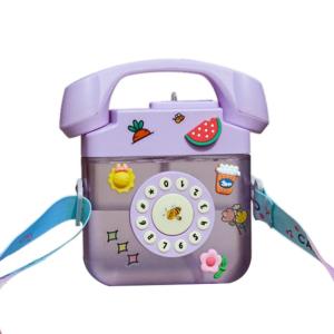 กระบอกน้ำพลาสติกทรงโทรศัพท์400มล. หลอดกาน้ำเด็กพร้อมสติกเกอร์สายรัดสำหรับการเดินทางไปโรงเรียนและกีฬากลางแจ้ง