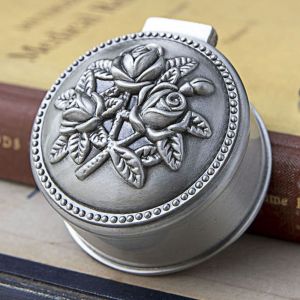 HENLI Vintage Flower Metal Jewelry Box Heart Shaped Dustproof Ring Trinket Storage Elegant Small Size Ring Bracelet Organizer Christmas Gift