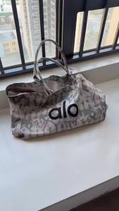 Yoga bag gym bag canvas bag outdoor sports bag large-capacity handbag shoulder bag alo Camouflage bag
