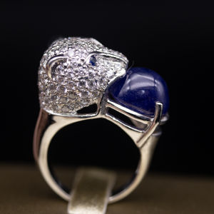 แหวนเสือประดับพลอยไพลิน จากมาดากัสการ์(BLUE SAPPHIRE)ตัวเรือนเงินแท้92.5%ชุบทองคำขาว ไซส์นิ้ว 52 หรือ เบอร์ 6 US มีใบรับประกันสินค้าจากทางร้าน