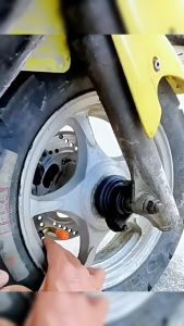 Nurm Self-Sealing Auto Tire Repair Liquid Puncture Sealant For Cars Motorcycles Tubeless Tyre Universal
