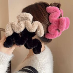WEIYA Grab Clip Plush Hair Claw M-shaped Geometric Hair Clip Sweet Hair Accessories Large Shark Clip Girls
