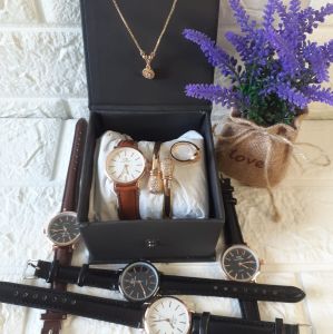 Beli 1 Gratis 3 Promo set Paket Jam tangan Wanita Perhiasan Kalung Gelang Cincin Jam Paket Jam Cantik Perhiasan Cantik Wanita Set Aksesoris Wanita Dapat Box baterai Cadangan Juga Bisa Cod Atau Bayar di Tempat Free Ongkir Extra