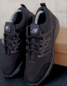 PROMO COD Sepatu Sekolah  Anak laki laki Dan Perempuan Hitam Polos  Dan Sepatu Olahraga Pria Wanita