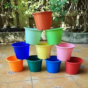 กระถาง 8 นิ้วคละสี แพ็ค 10 ใบ 10 สี สินค้าพร้อมจัดส่งทันที