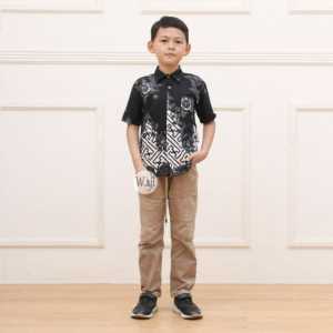 Baju batik anak cowok lengan panjang dan pendek umur 3 sampai 10 tahun Couple batik ayah dan anak laki-laki lengan panjang motif terlaris Couple batik keluarga ayah dan anak laki-laki