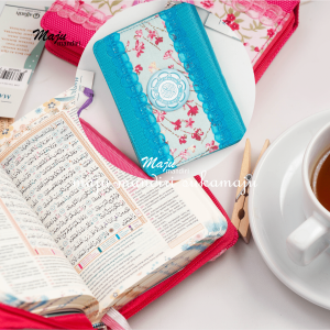 Mushaf Maryam Alquran Terjemahan dan Tajwid Pelangi Full Colour Ukuran A6 Al-Quran Wanita Alfatih Jaket Resleting Maju Mandiri Sukamaju