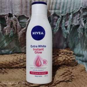 NIVEA Body Serum / NIVEA Body Serum Radiant Smooth 180ml/ Nivea Extra White Body & extra bright 180ml / Nivea Body Serum / Nivea Serum