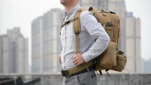 [Legend6] กระเป๋าเป้สะพายหลังกีฬากลางแจ้งแบบลำลองสำหรับผู้ชายและผู้หญิงกระเป๋าสะพายหลังกันน้ำจุขนาดใหญ่กันน้ำได้หลายหน้าที่ระบายอากาศได้ดี